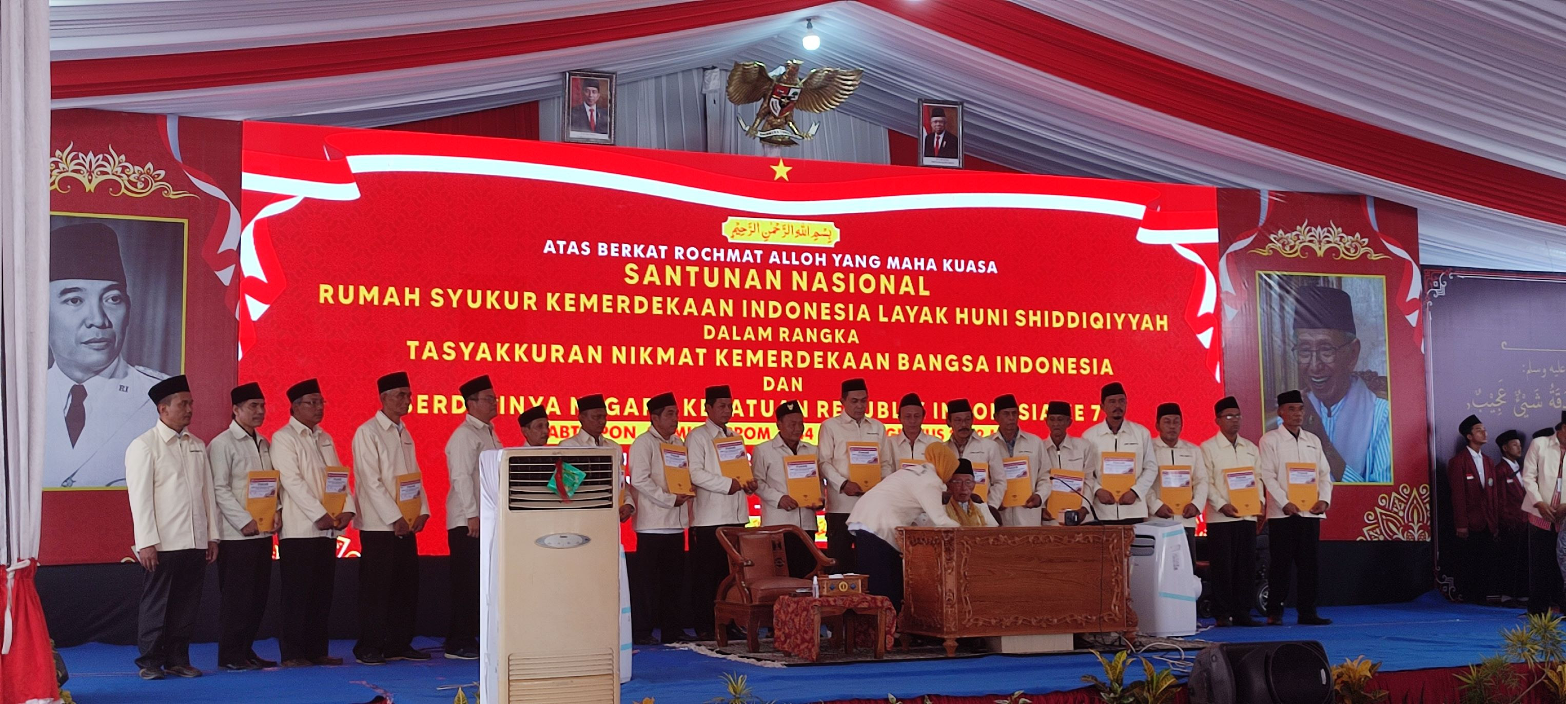 Warga Shiddiqiyyah Serahkan 1677 Unit Rumah Syukur Wujud Rasa Cinta Tanah Air